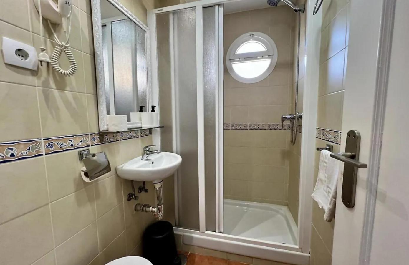 El Rincon De La Carihuela Leilighet Torremolinos Eksteriør bilde